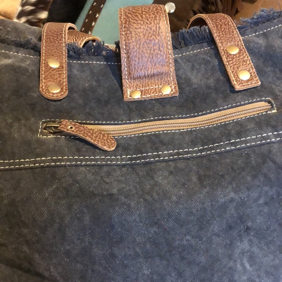 Myra weekend bag BRAND NEW W/O tags. Large or extra large weekend. - Picture 4 of 9